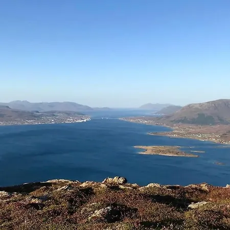 Bestemors Hus Ca 3mil Utenfor Sent * Sortland