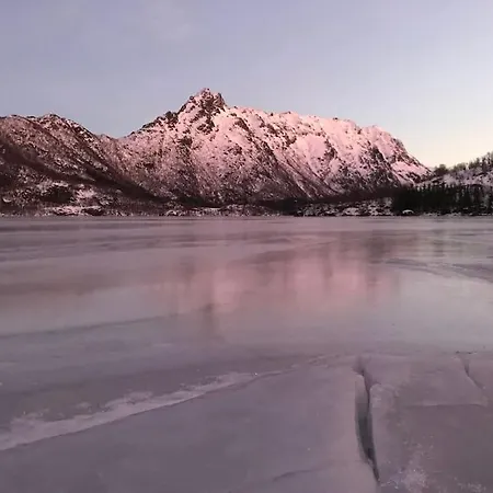 Bestemors Hus Ca 3mil Utenfor Sent *