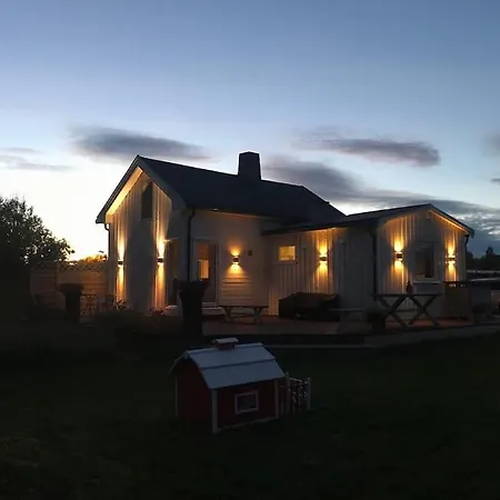 Dom wakacyjny Bestemors Hus Ca 3mil Utenfor Sent