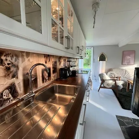 Bestemors Hus Ca 3mil Utenfor Sent * Sortland