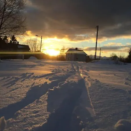 Bestemors Hus Ca 3mil Utenfor Sent *