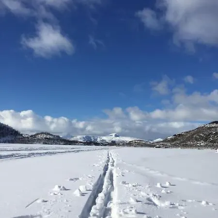 Bestemors Hus Ca 3mil Utenfor Sent Sortland